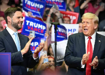 Trump: Demokrasi için kurşun yedim!