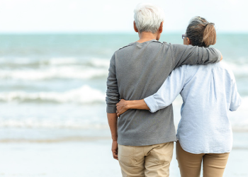 Emeklilere halk plajında ücretsiz hizmet!