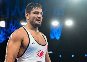 Milli güreşçi Taha Akgül’den bronz madalya