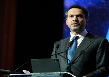Bakan Bayraktar: Yunanistan ve Bulgaristan ile gaz kapasitesi artırılmalı