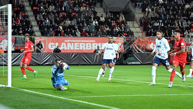 Fenerbahçe, Twente deplasmanından puanla döndü