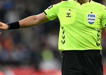 Fenerbahçe ligdeki tüm maçlar için yabancı hakem talep etti