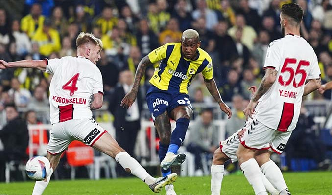 Fenerbahçe şampiyonluk yolunda yara aldı