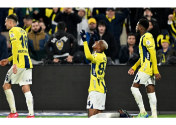 Fenerbahçe Trabzonspor’u farklı yendi