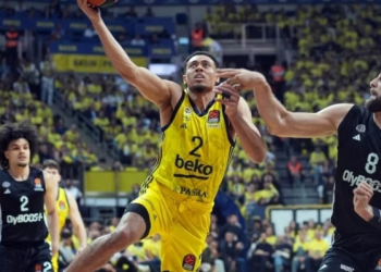 Fenerbahçe Beko, Euroleague play-off etabına galibiyetle başladı