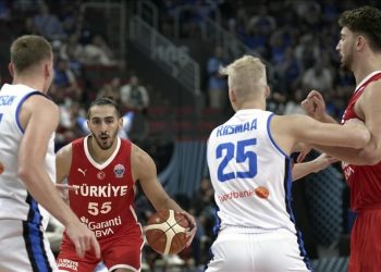 “12 Dev Adam” şov yaptı!