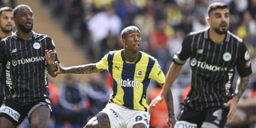 Fenerbahçe’de bir ayrılık daha