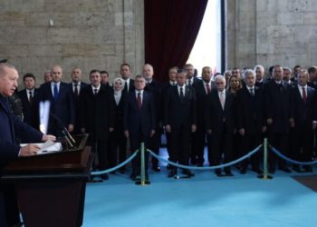 Devlet erkânı Anıtkabir’de