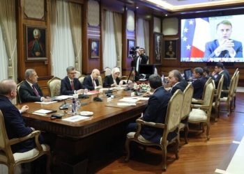 Erdoğan: Rusya-Ukrayna müzakerelerine İstanbul ev sahipliği yapabilir