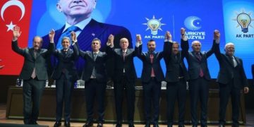 4 belediye başkanı AK Parti’ye katıldı