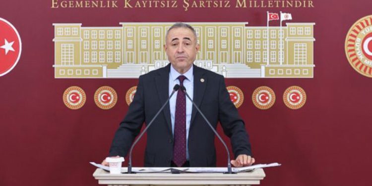 DEVA Parti’den istifa eden Karatutlu AK Parti’ye geçiyor