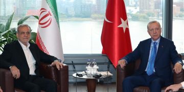 Erdoğan, İran Cumhurbaşkanı Pezeşkiyan ile görüştü