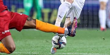 Galatasaray-Fenerbahçe derbisinin saati değişti