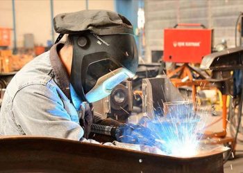 Sanayi üretimi kasımda güçlendi