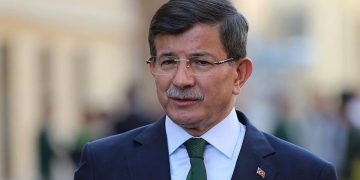 Ahmet Davutoğlu’ndan ‘maddi sıkıntı’ itirafı!