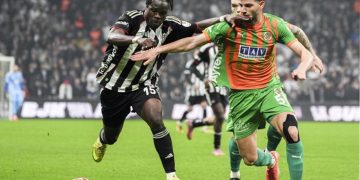 Beşiktaş, evinde Alanyaspor’la 2-2 berabere kaldı