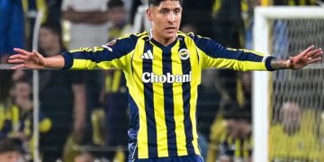 Fenerbahçe açıkladı: Edson Alvarez ameliyat oldu