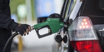 Akaryakıtta beklenen zam kararı geri çekildi