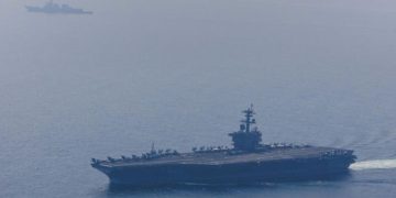 İran, Abraham Lincoln Uçak Gemisi’ni hedef aldı