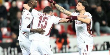 Trabzonspor, Kayseri karşısında 3 puanı 3 golle aldı
